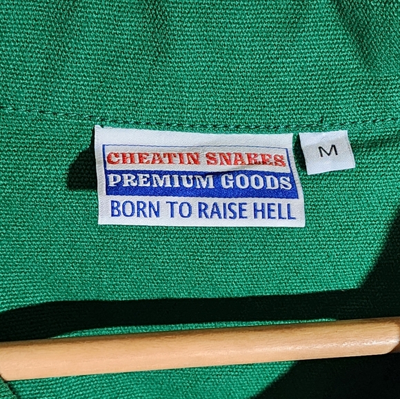 Cheatin Snakes Green Pullover with Black Pocket and Red Text - Picture 3 of 4